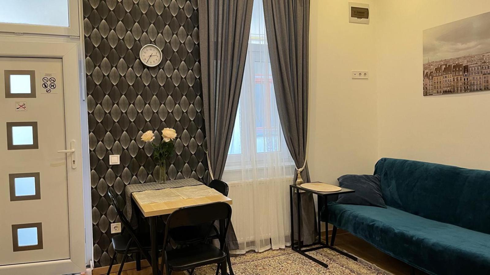 M&M Apartment Budapest House ภายนอก รูปภาพ