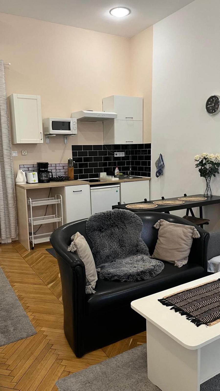 M&M Apartment Budapest House ภายนอก รูปภาพ