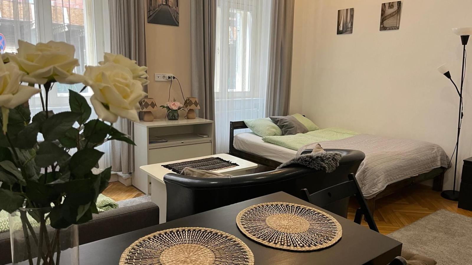 M&M Apartment Budapest House ภายนอก รูปภาพ
